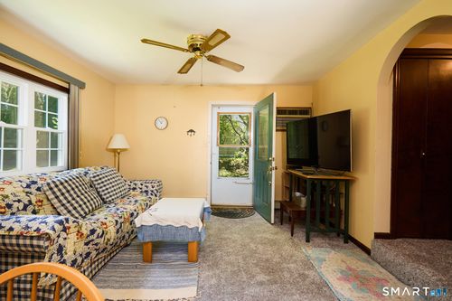 2-15 Harvester Rd, Fairfield, CT, 06825-1124 | Card Image