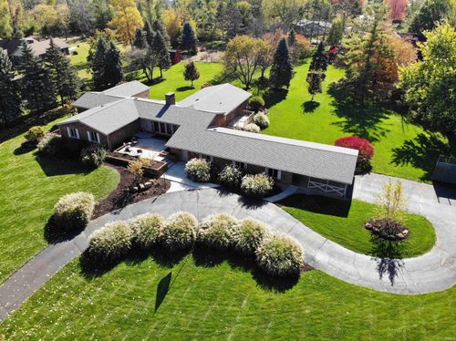 102 Southfield Rd, Winona Lake, IN, 46590-1719 | Card Image