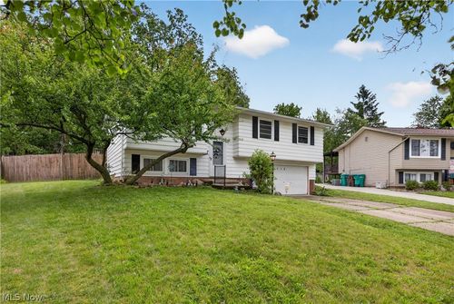 5415 Amherst Dr, Parma, OH, 44129-1760 | Card Image