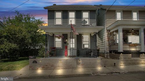 411 Elizabeth St, WILLIAMSTOWN, PA, 17098-1306 | Card Image