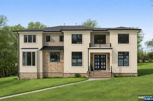 11 Homestead Ter, Livingston, NJ, 07039-1116 | Card Image