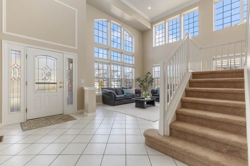 371 Sycamore St, Vernon Hills, IL, 60061-1077 | Card Image