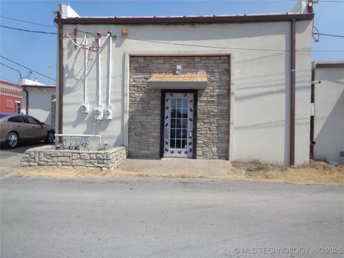 120 E Rogers Blvd, Skiatook, OK, 74070-1248 | Card Image