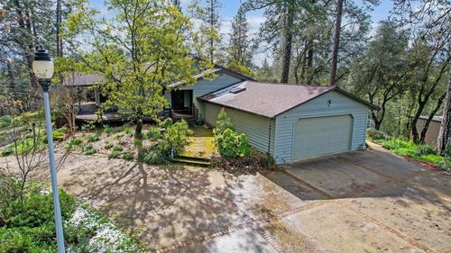 14200 Carriage Oaks Lane, Auburn, CA, 95602 | Card Image