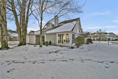 2-23411 Grist Mill Ct, Olmsted Falls, OH, 44138-3203 | Card Image