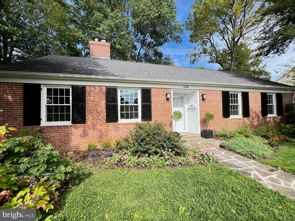 Piccadilly Rd, Towson, MD 21204