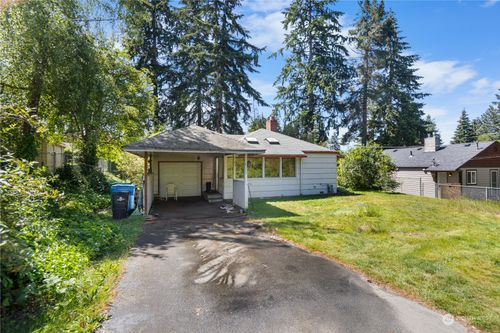 18303 10th Avenue Ne, Shoreline, WA, 98155 | Card Image