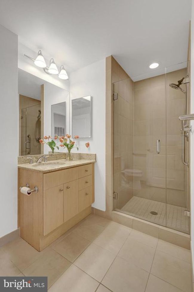 UNIT-907 - 11990 Market St, Condo with 3 bedrooms, 2 bathrooms and null parking in RESTON VA | Image 32