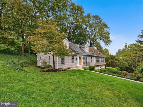 2205 Berkshire Rd, LANCASTER, PA, 17603-6103 | Card Image