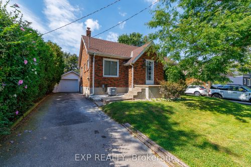 61 Marmora St, Saint Catharines, ON, L2P3C2 | Card Image