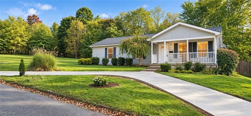 151 Oakview Ave, Struthers, OH, 44471-2333 | Card Image