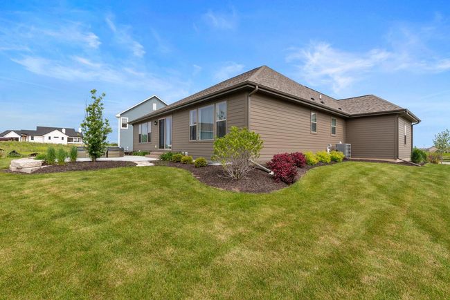 N55W19373 Red Crown Lane, House other with 4 bedrooms, 3 bathrooms and null parking in Menomonee Falls WI | Image 47