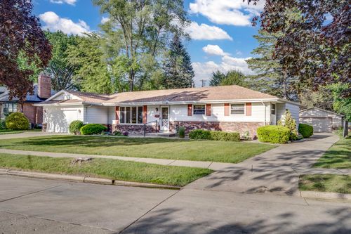 7833 5th Ave, KENOSHA, WI, 53143-6101 | Card Image