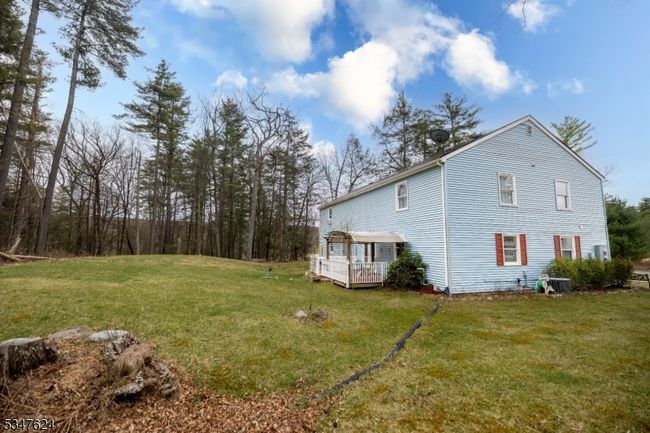 101 Hidden Gln, Townhouse with 3 bedrooms, 2 bathrooms and null parking in Montague NJ | Image 6