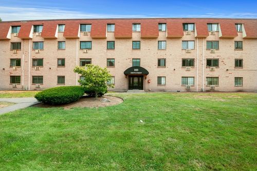 apt-325-103 Grove St, Rockland, MA, 02370-2345 | Card Image