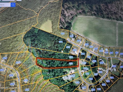 33-122 Brisbayne Cir, La Grange, NC, 28551-7685 | Card Image