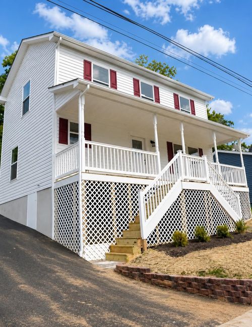 1117 Stuart St, Staunton, VA, 24401-4058 | Card Image