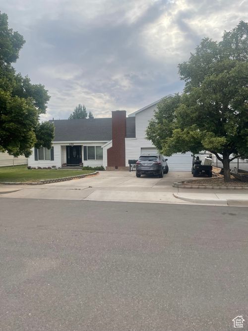 156 N 100 E, Roosevelt, UT, 84066-2819 | Card Image