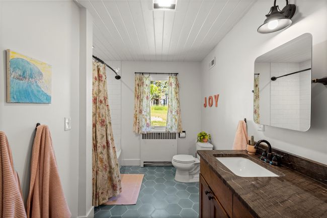 Newly remodeled bathroom | Image 31