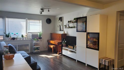 apt-1c-138-29 Jewel Ave, Flushing, NY, 11367-1964 | Card Image