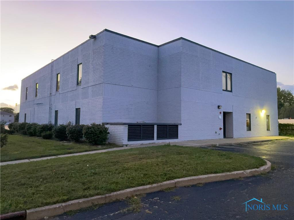 2900 Carskaddon Ave, Toledo, OH 43606-1601