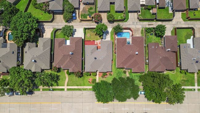 710 Cimarron Trl, House other with 3 bedrooms, 2 bathrooms and null parking in Irving TX | Image 33