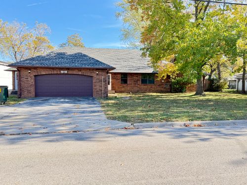 1018 S Lillian Ave, Bolivar, MO, 65613-2338 | Card Image