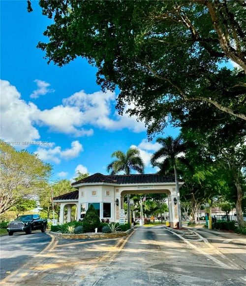 316-900 Saint Charles Pl, Pembroke Pines, FL, 33026-3366 | Card Image