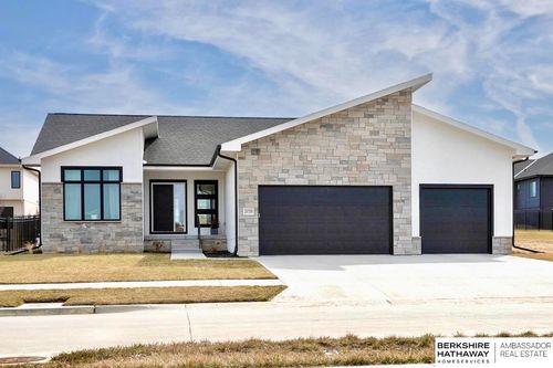 20709 Woodridge Dr, Gretna, NE, 68028-8105 | Card Image