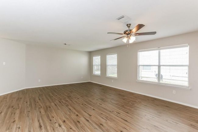 22910 Twisting Pine Dr, House other with 4 bedrooms, 3 bathrooms and 2 parking in Spring TX | Image 5