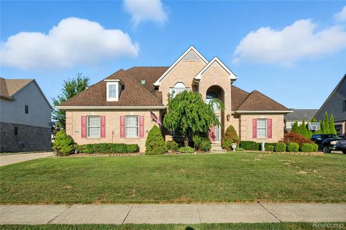 20678 Chestnut Cir, Livonia, MI, 48152-2084 | Card Image
