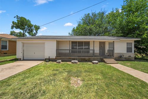 303 Avenue E, Moody, TX, 76557-3580 | Card Image