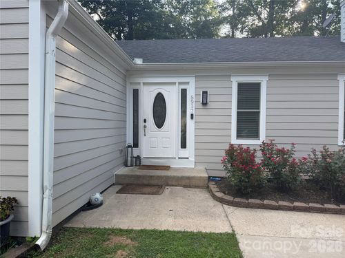 5917 Black Bear Ct, Charlotte, NC, 28214-2292 | Card Image