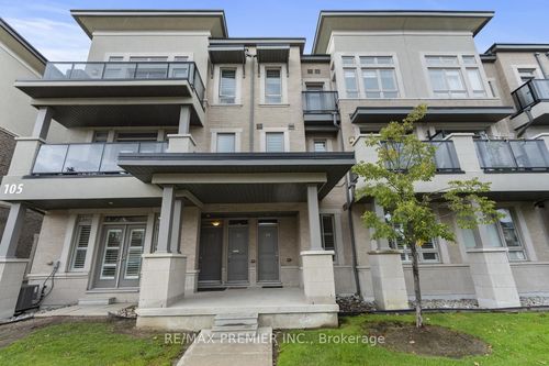 10-105 Kayla Cres, Vaughan, ON, L6A4W3 | Card Image