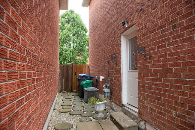 32 Clarridge Crt, House other with 4 bedrooms, 3 bathrooms and 2 parking in Brampton ON | Image 27