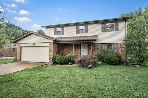 9205 Roger Lee Lane, St Louis, MO, 63126 | Card Image