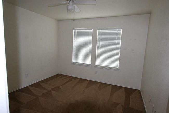 5015 Fox Mill Ln, House other with 3 bedrooms, 2 bathrooms and 1 parking in Spring TX | Image 5