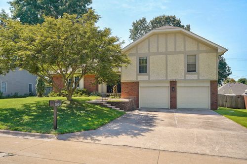 1028 E Manchester Drive, Springfield, MO, 65810 | Card Image