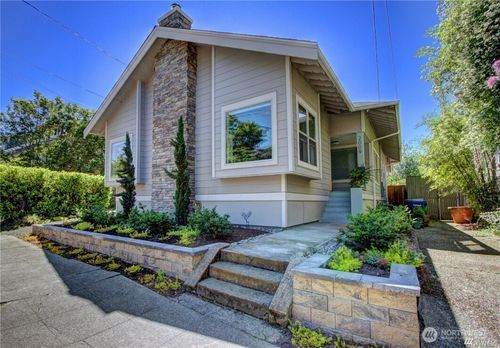 2009 E Mercer St, Seattle, WA, 98112-4030 | Card Image