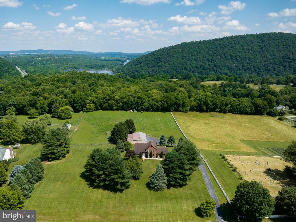 Prospect Hill Rd, Knoxville, MD 21758