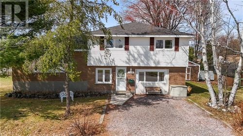 1618 Canterbury St, Sudbury, ON, P3A1J2 | Card Image