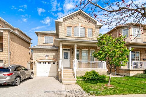 268 America Ave, Maple, ON, L6A3G7 | Card Image