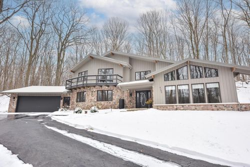 4380 County Road Y, Saukville, WI, 53080-1235 | Card Image