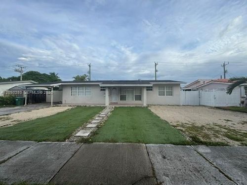 9265 Sw 44th St, Miami, FL, 33165-5801 | Card Image