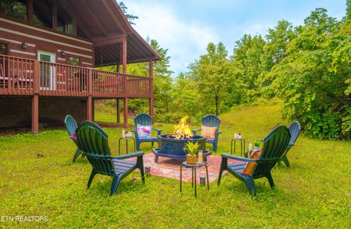 3510 3510 Twin City Way Way, Pigeon Forge, TN, 37863 | Card Image