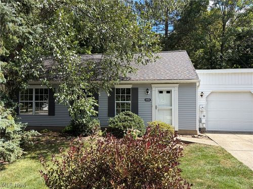 3352 Brookside Ln, Cuyahoga Falls, OH, 44223-3314 | Card Image