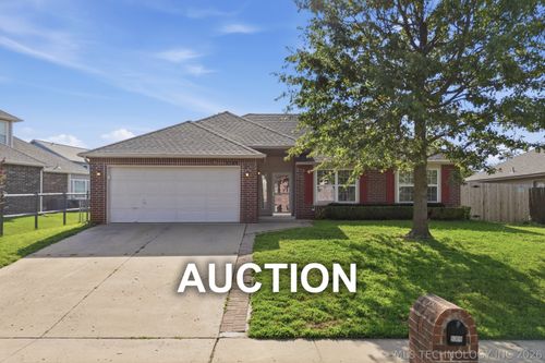 5309 S Narcissus Ave, Broken Arrow, OK, 74011-4641 | Card Image