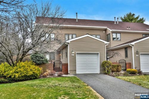 37 Niagara Drive, Mahwah, NJ, 07430 | Card Image