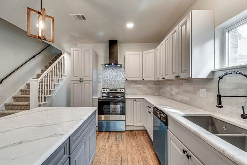 605 W Page Ave, Dallas, TX, 75208-6342 | Card Image
