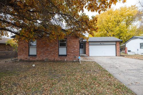 911 N 1st Ave, Mulvane, KS, 67110-1330 | Card Image